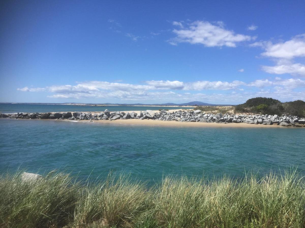 Calm waters of Anderson Bay at Bridport