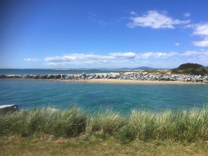 Clear water along the Bridport coastline